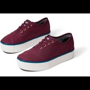 Size 9 Brand New Toms